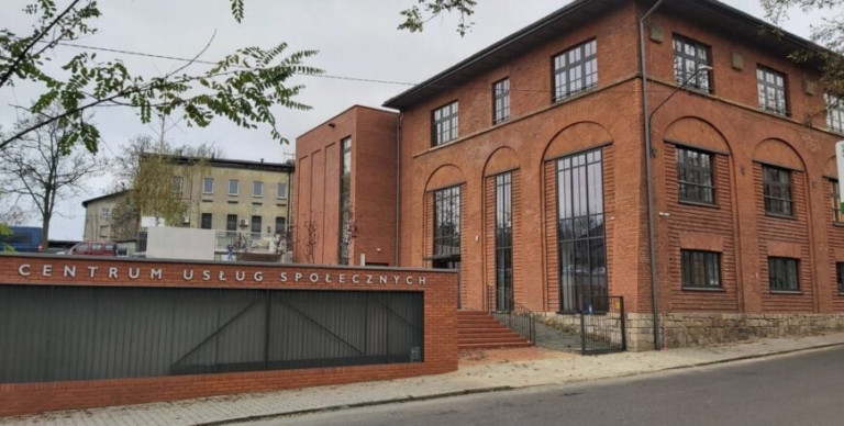 Budynek Centrum Usług Społecznych w Zabrzu przy ul. Stalmacha 7